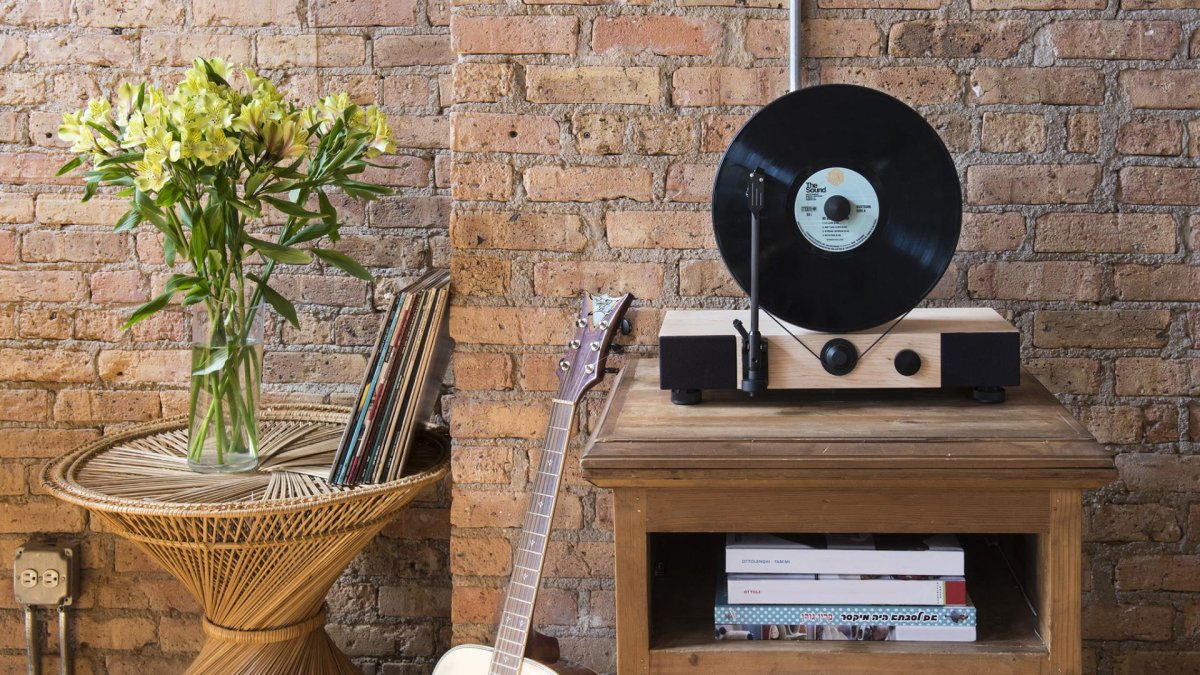 Украшение стен виниловыми пластинками