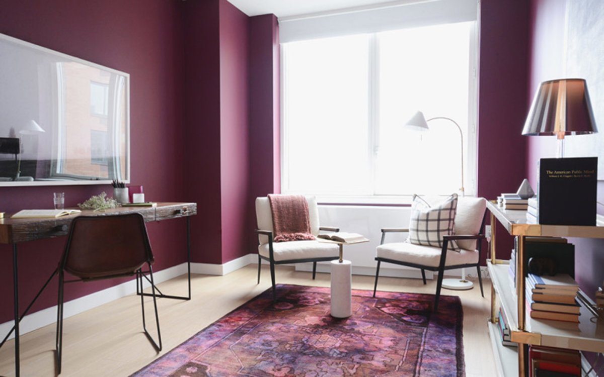 Спальня в сливовых тонах