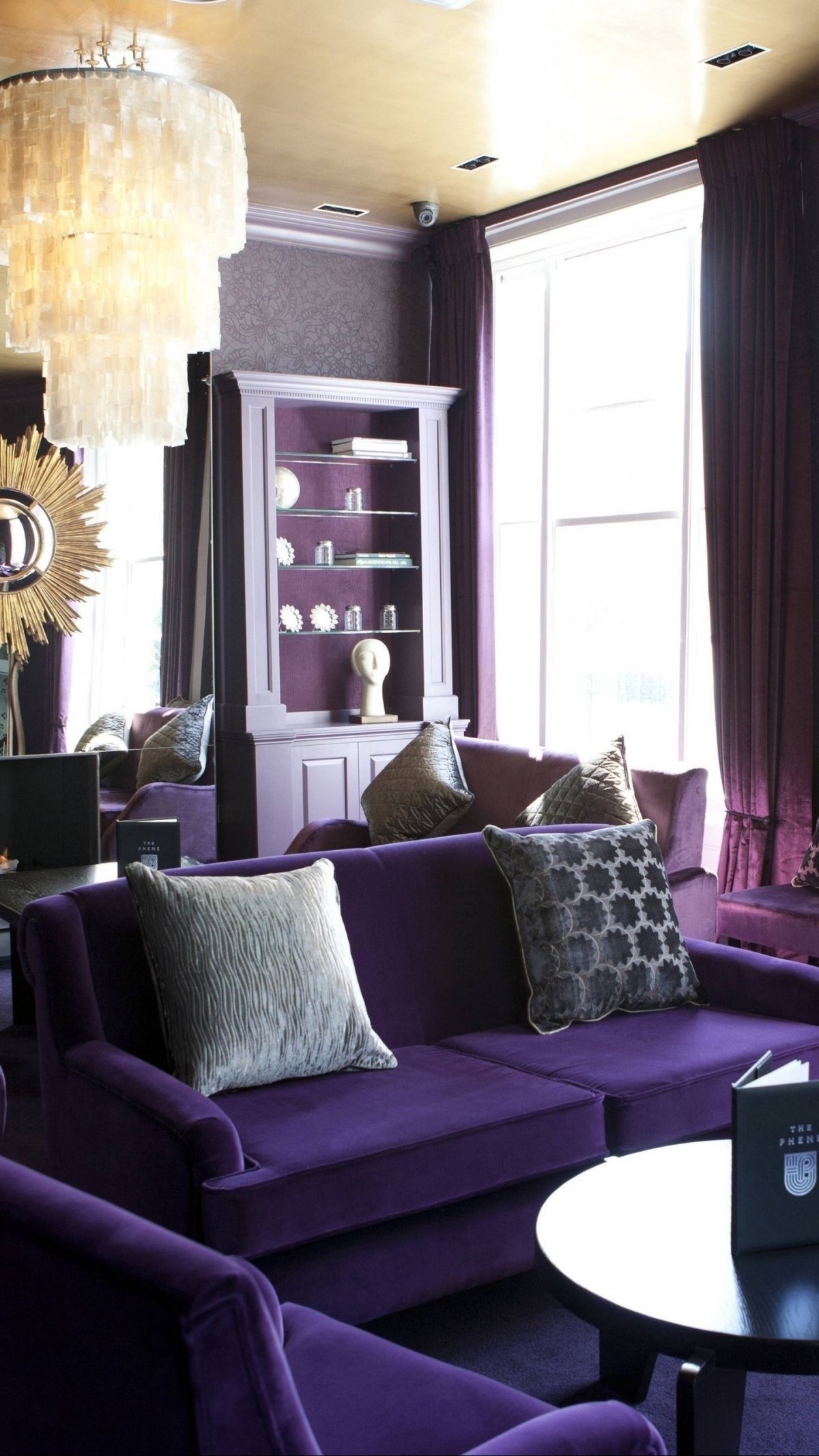 Серо фиолетовые стены