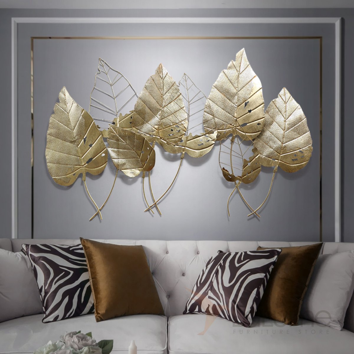 Золотистый декор на стену