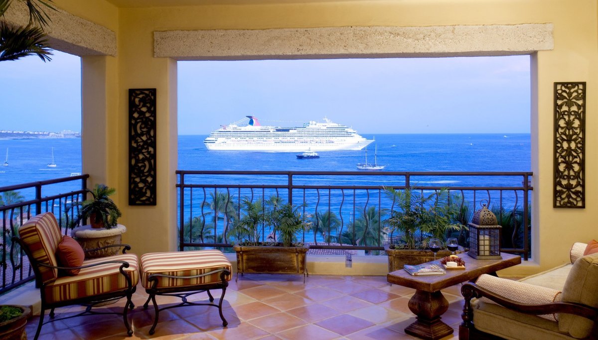 Дом с видом на море