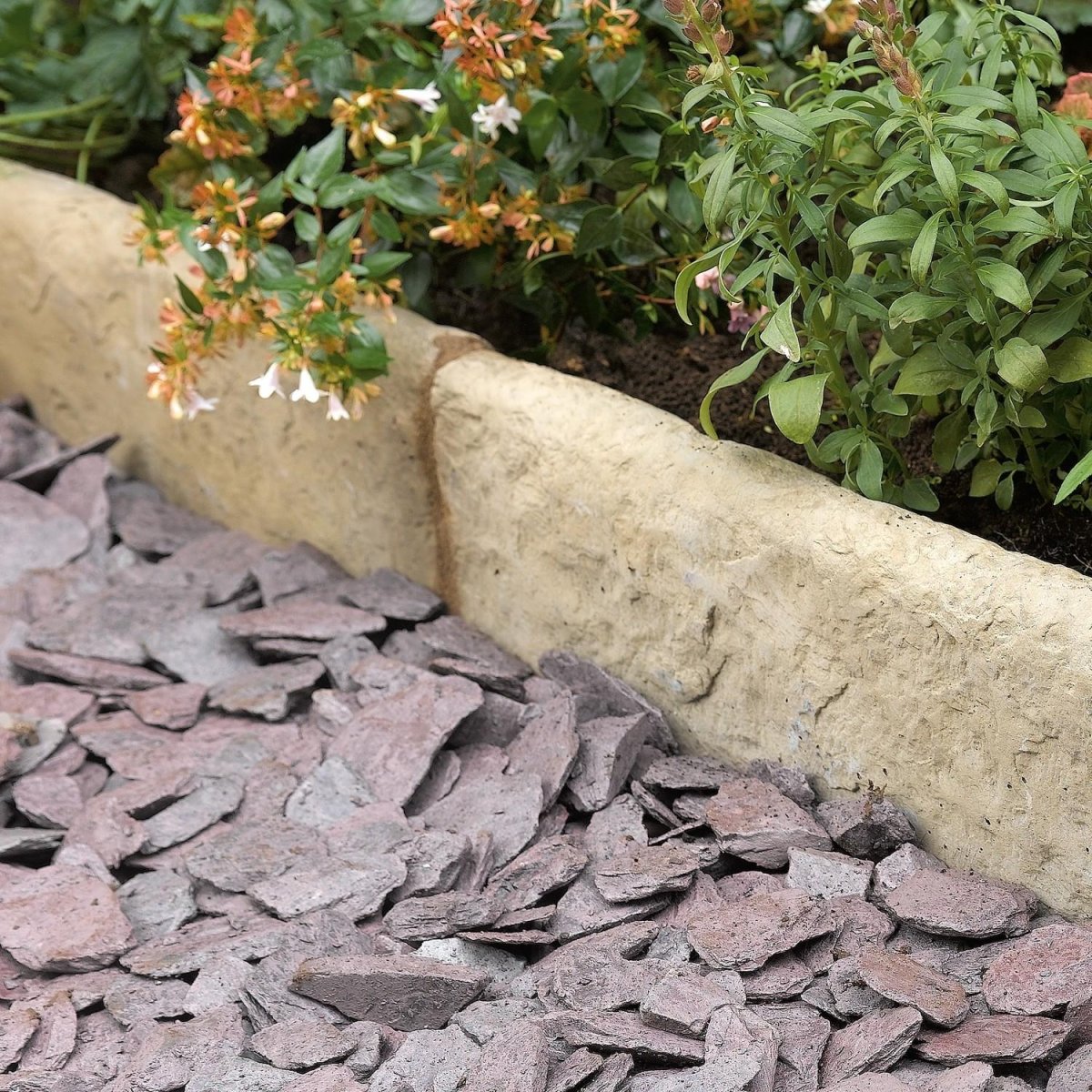 Бордюр из камня