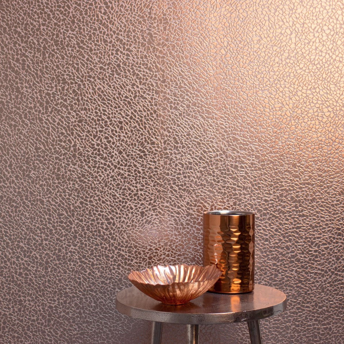 Обои с блеском в интерьере