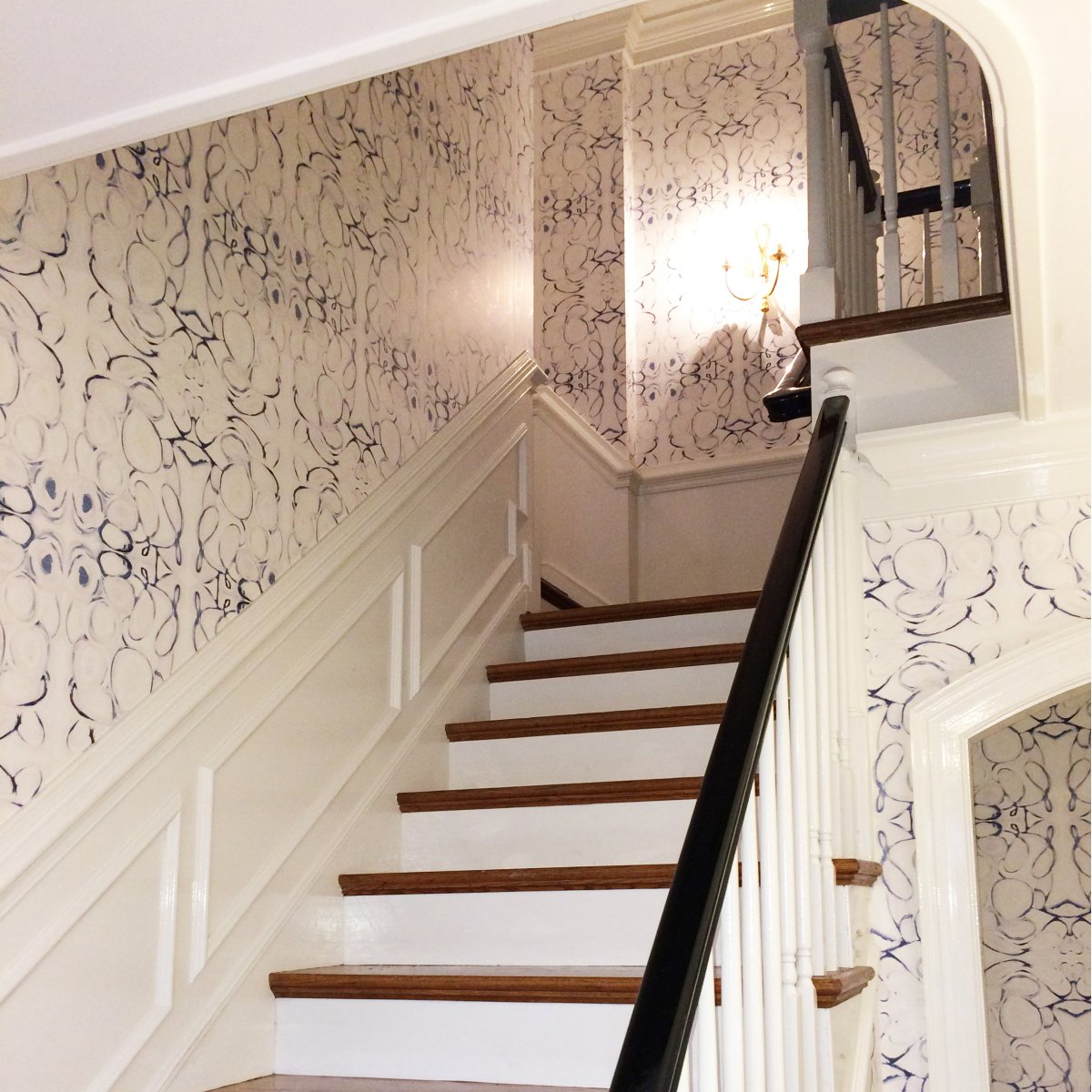 Лепнина на лестнице