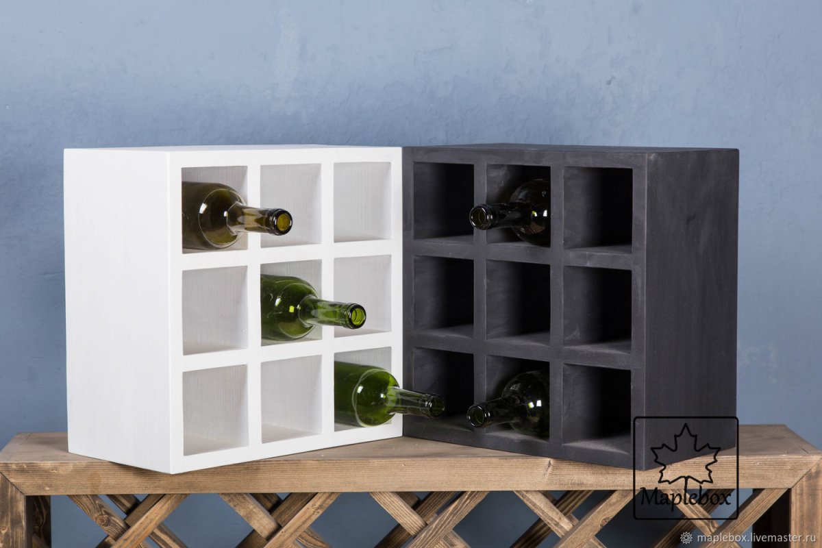 Полки с вином