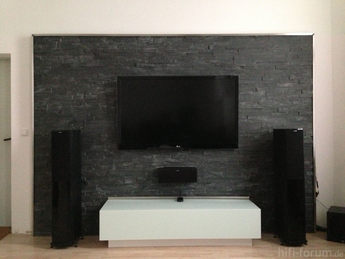 Вставка из камня под телевизор