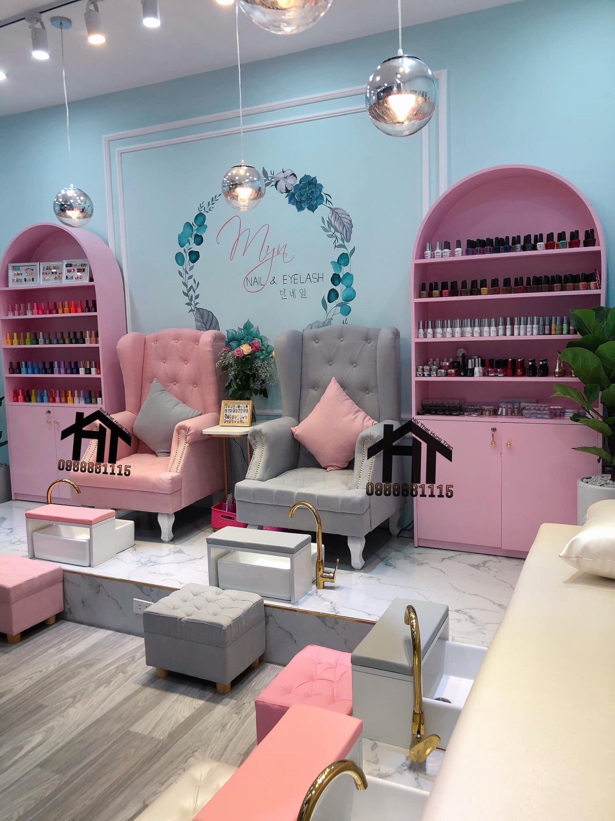 Интерьер студии маникюра