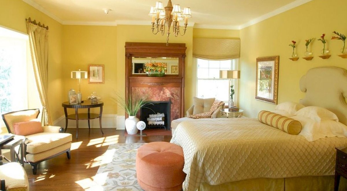 Гостиная в горчичных тонах