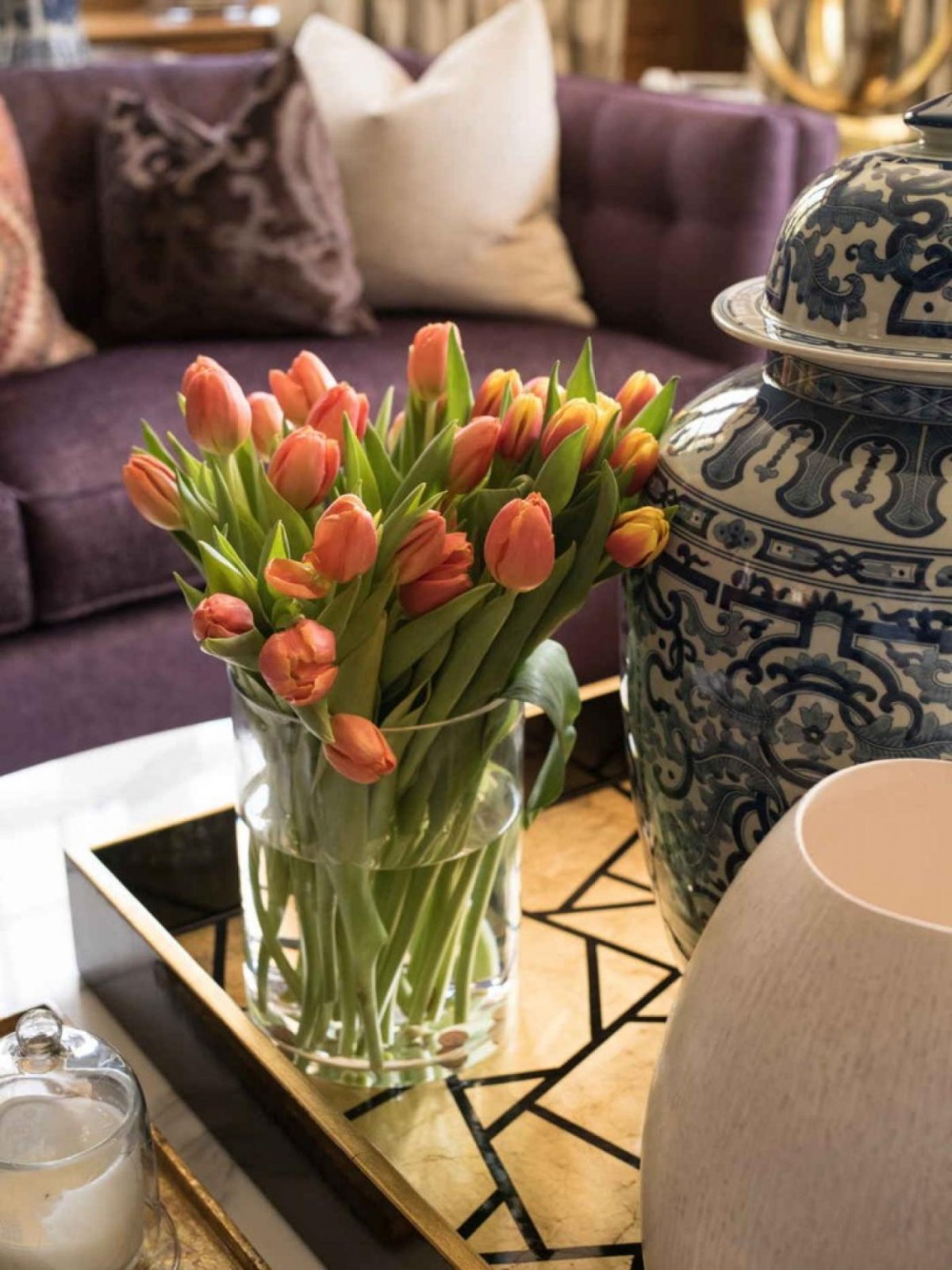 Тюльпаны в интерьере