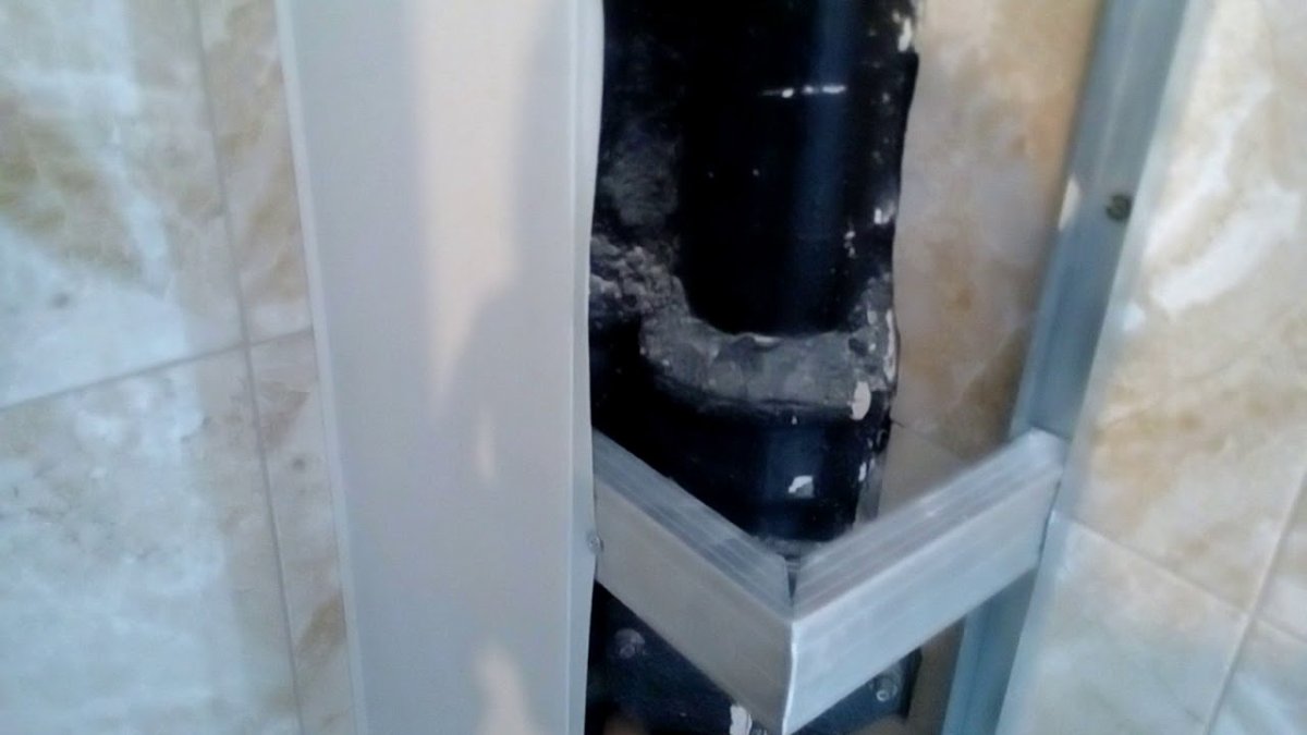 Монтаж короба из ПВХ панелей