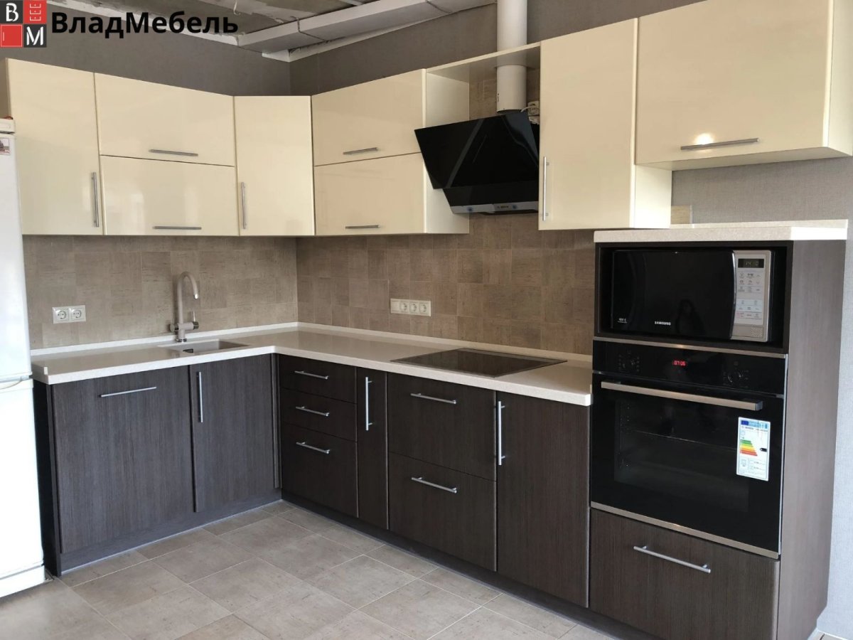 Кухня низ венге верх светлый