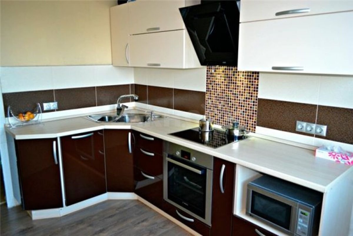 Кухня темный низ светлый верх