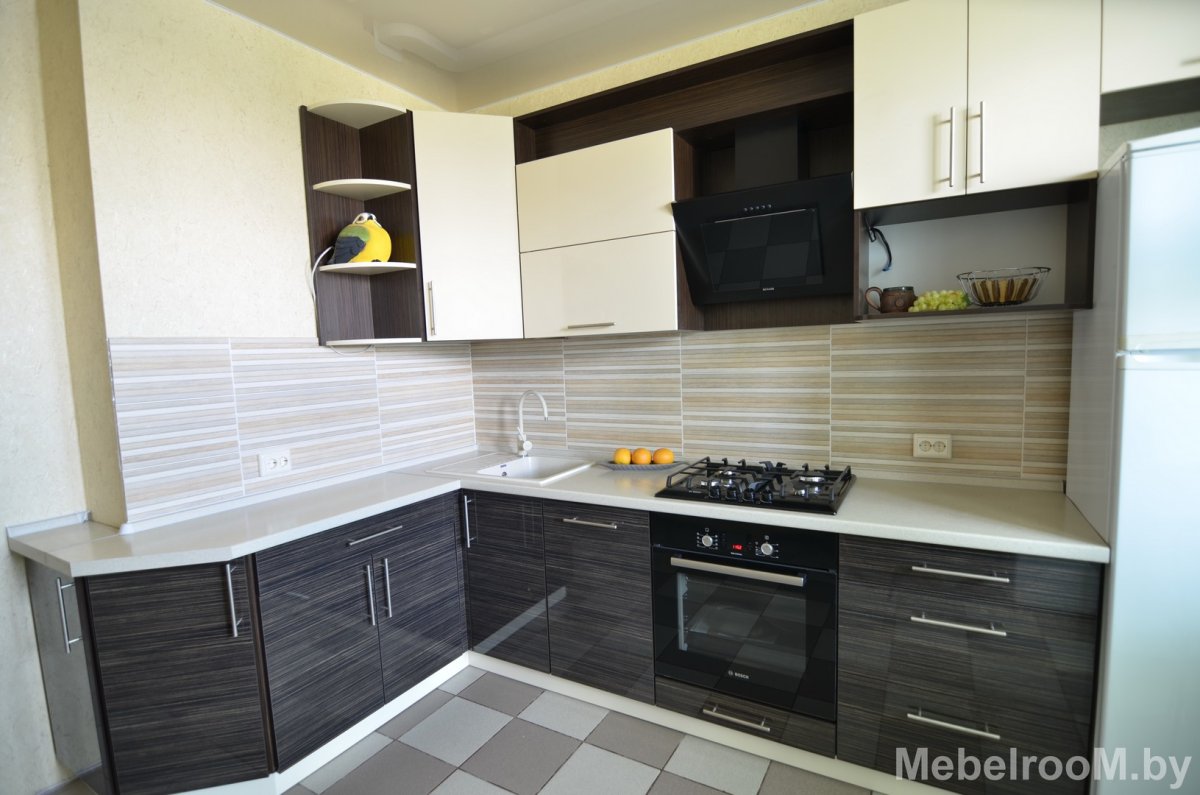 Угловая кухня венге и бежевый