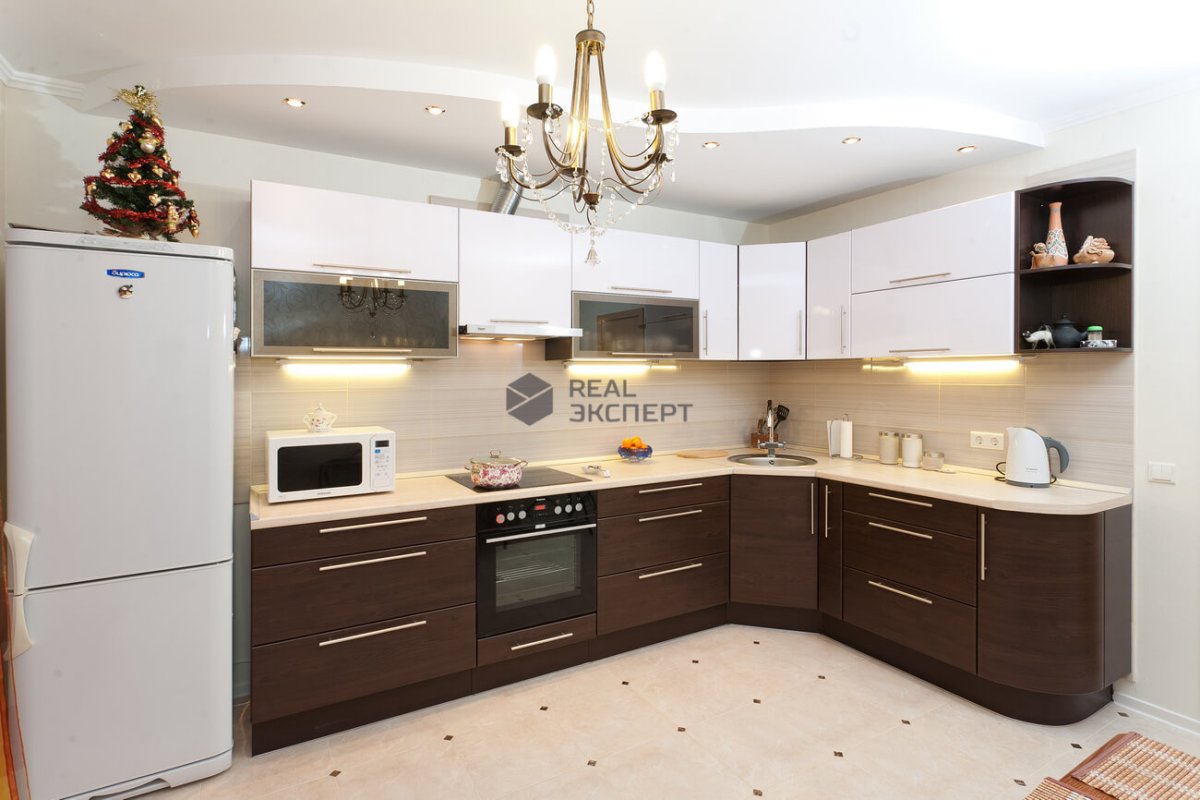 Глянцевая кухня шоколадного цвета