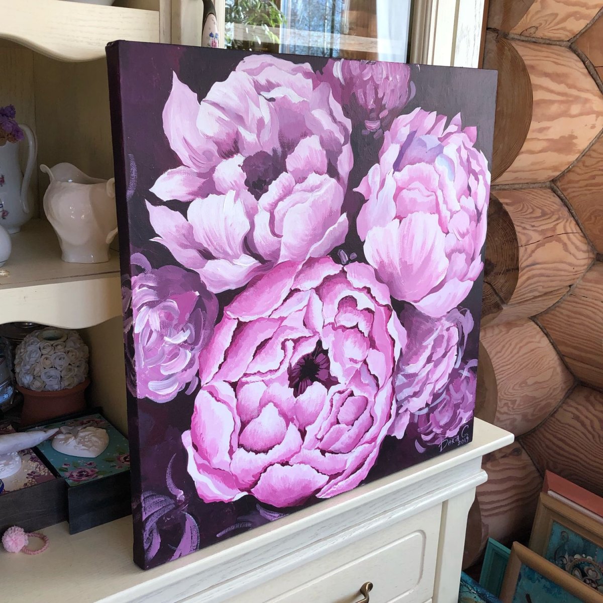 Картины пионы в интерьере спальни