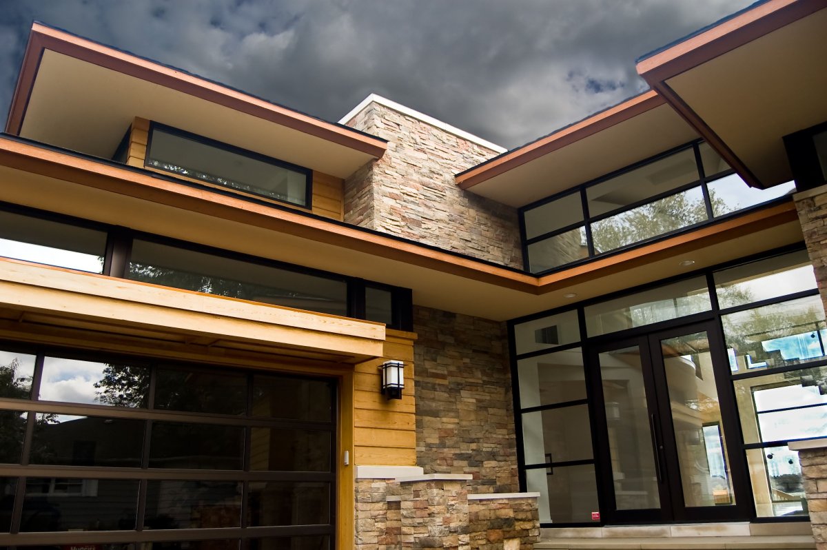 Реечный деревянный фасад