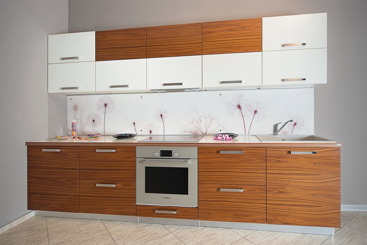 Современная кухня под дерево