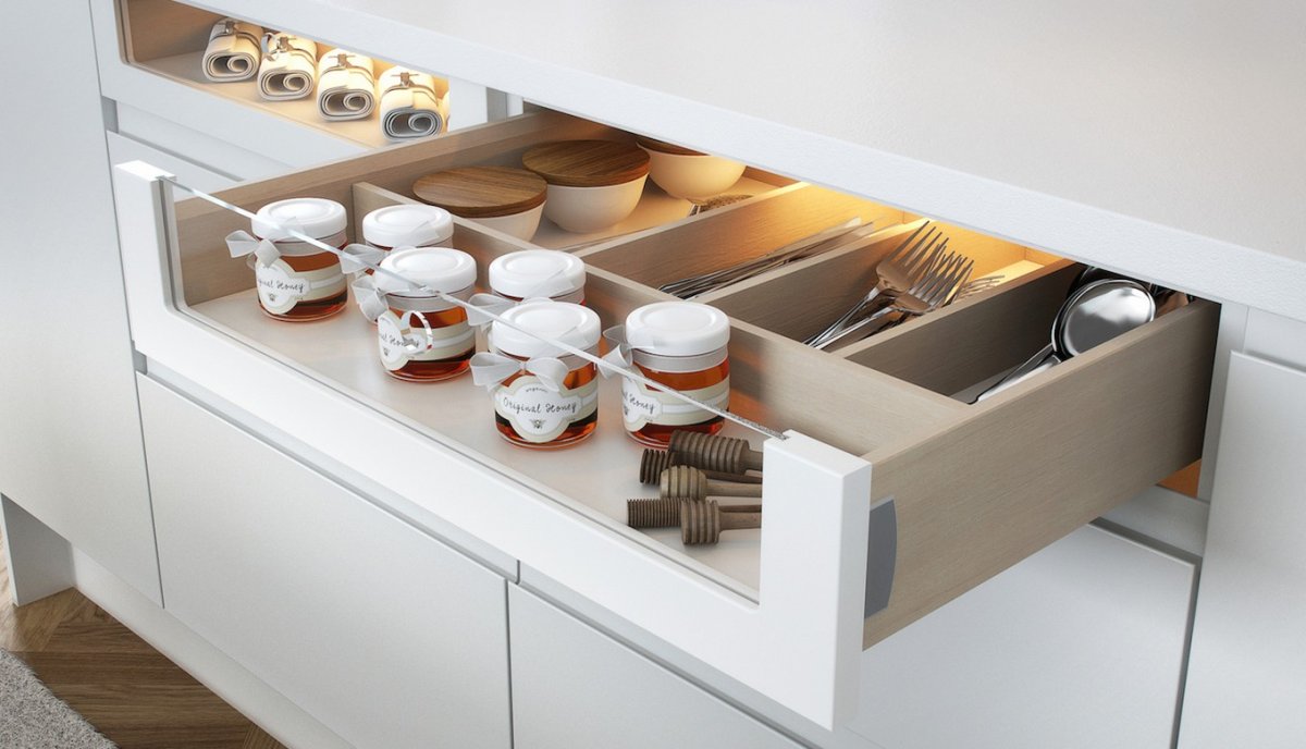 Выдвижной ящик со стеклянным фасадом