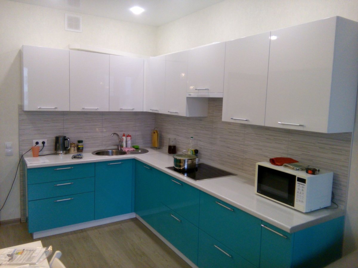 Кухонный гарнитур в цвете Бонди