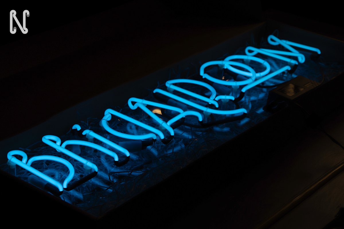 Неоновая вывеска мясо