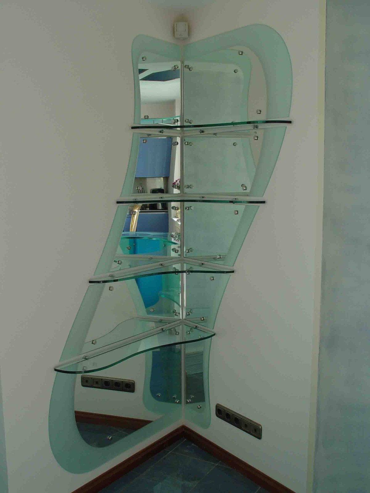 Фигурные стеклянные полки