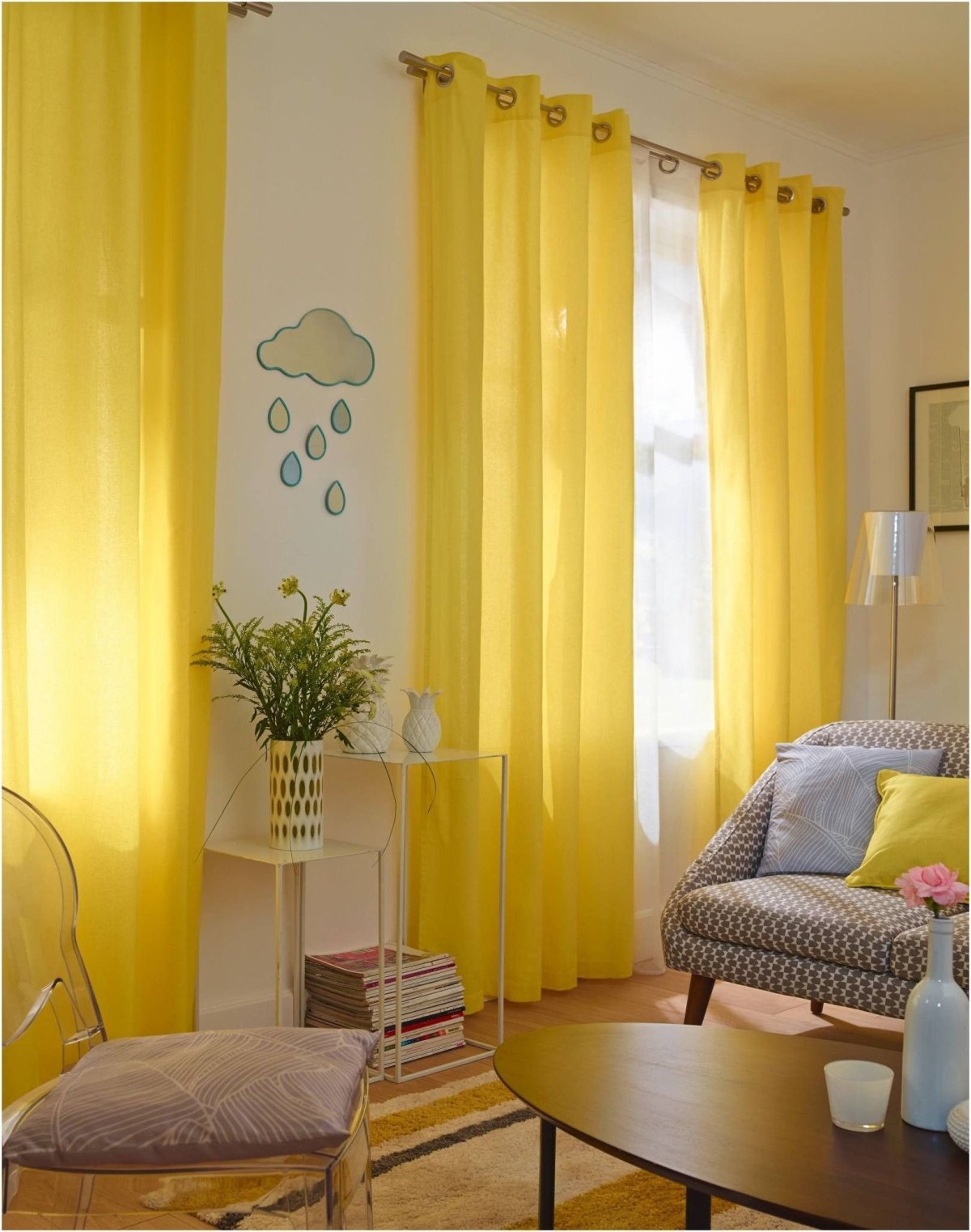 Желтые шторы