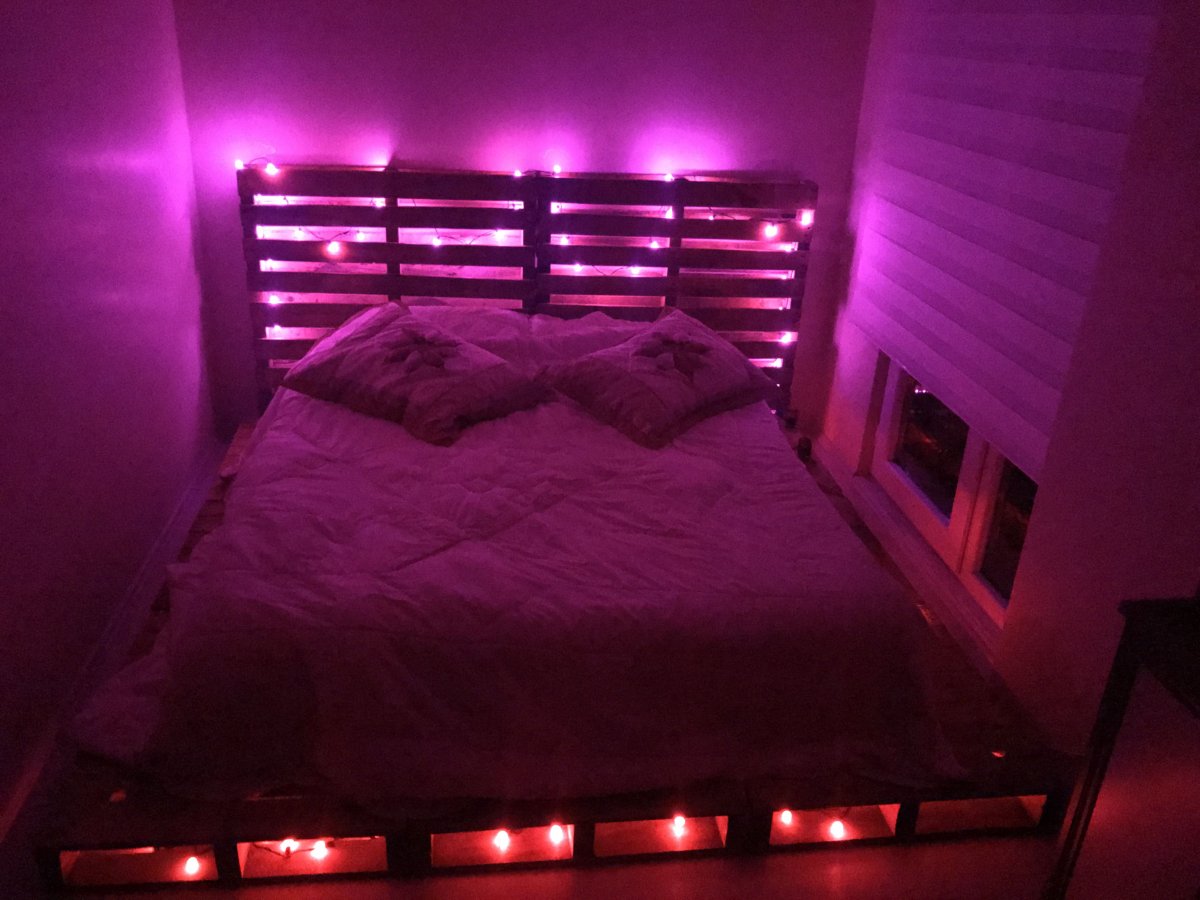 Кровать из поддонов