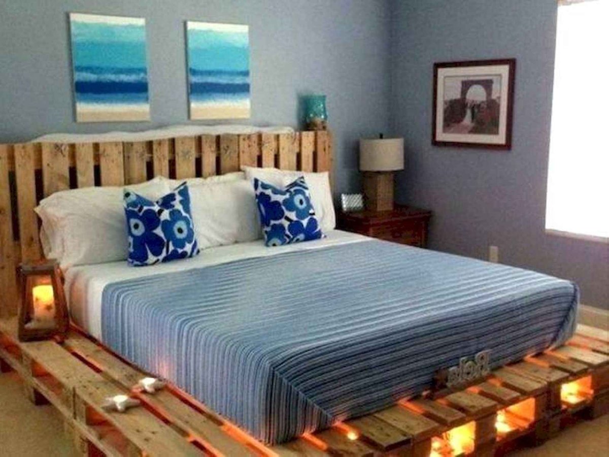Кровать из поддонов