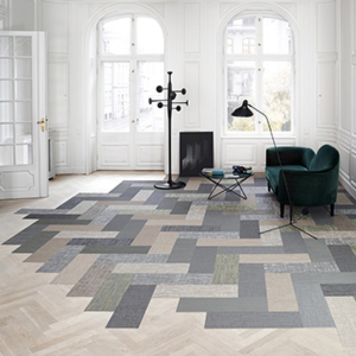 Белый деревянный пол