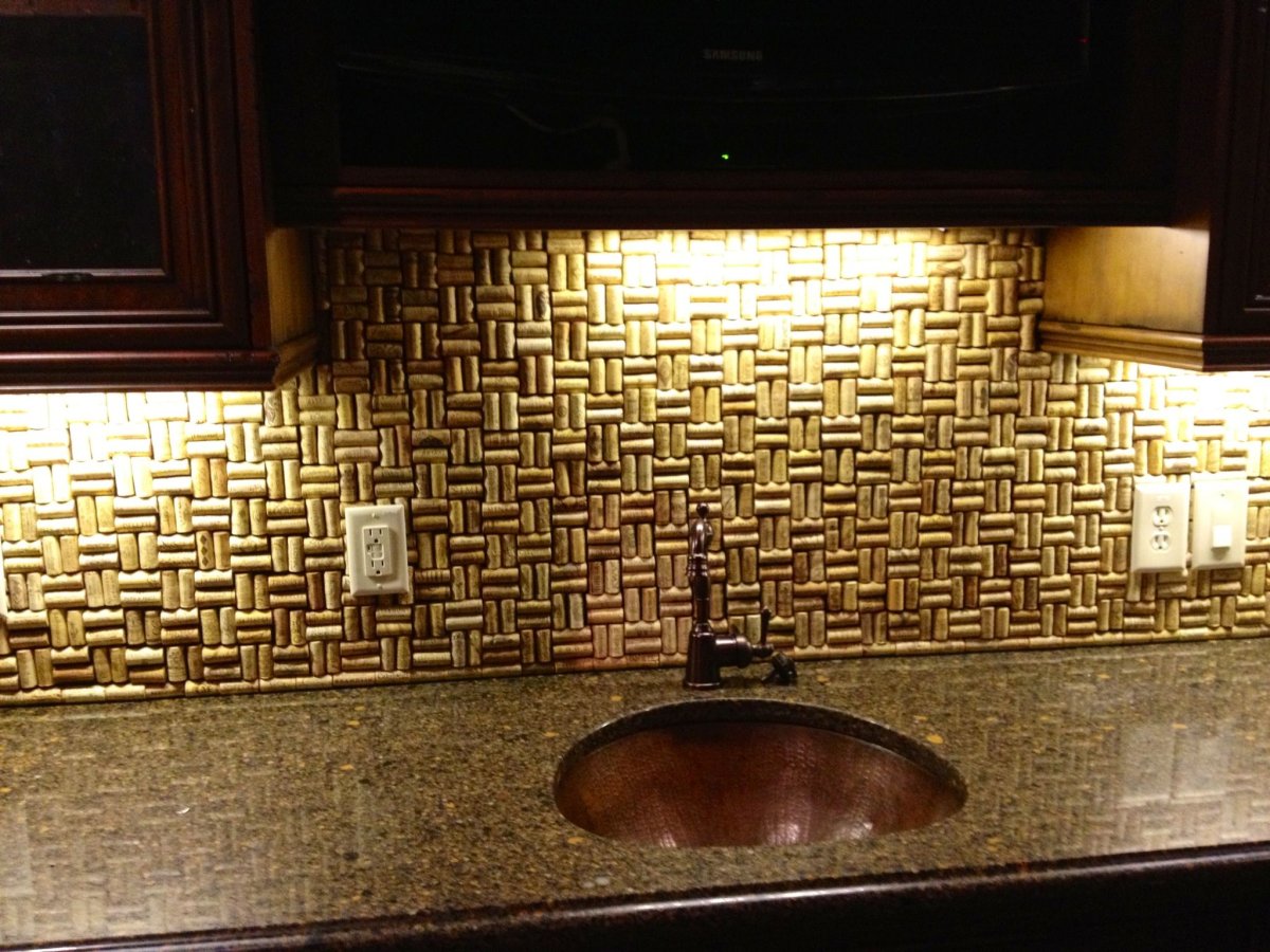 Фартук из винных пробок