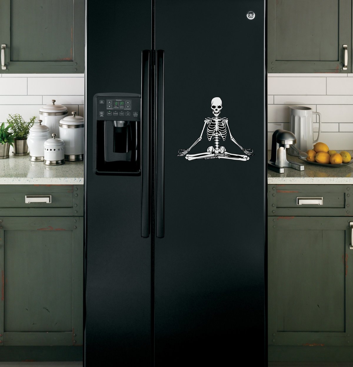 Угловая кухня с холодильником Сайд бай Сайд