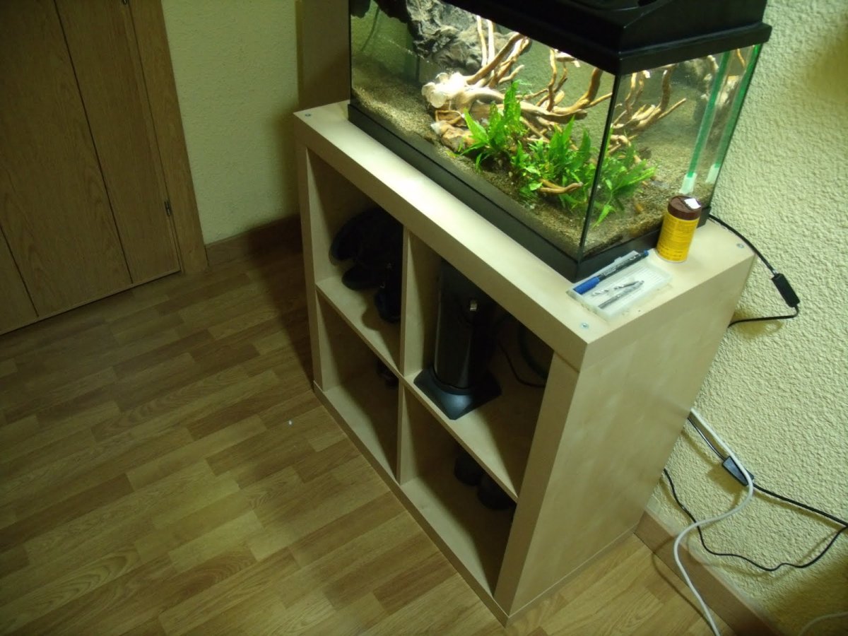 Стойка под аквариум из бруса