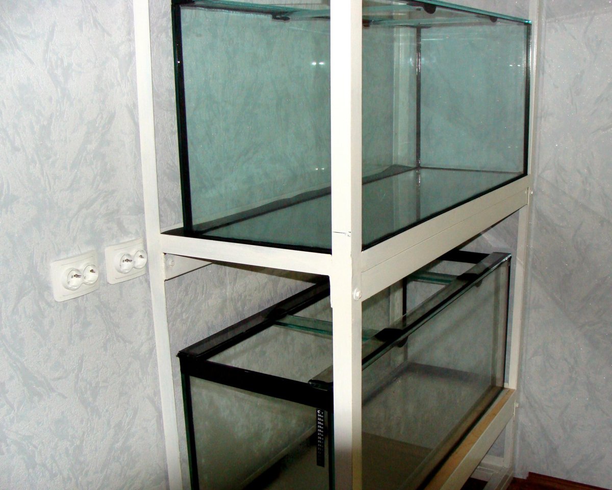 Стеллаж для аквариума