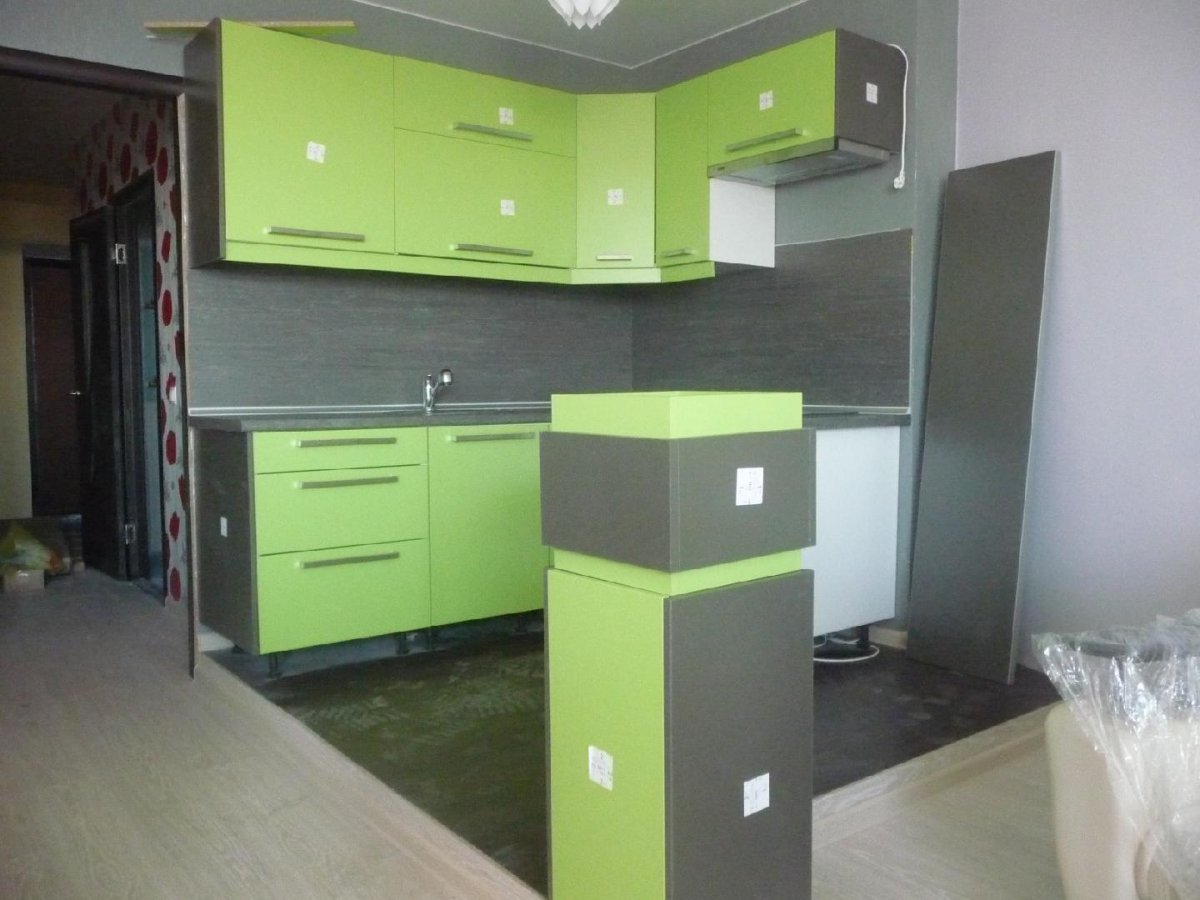 Подиум для кухни в квартире студии