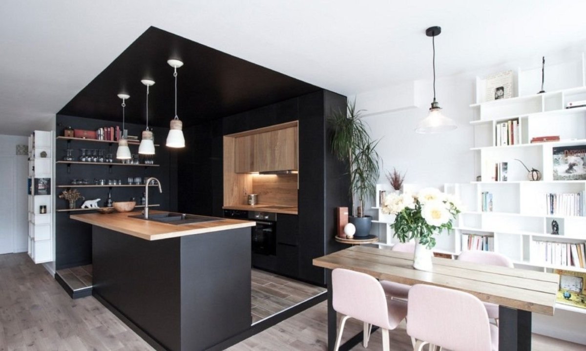 Потолок над кухней