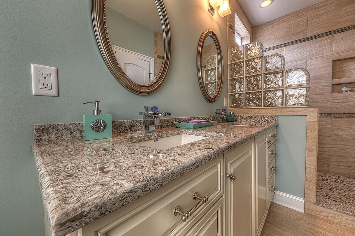 Ванная из кварцевого агломерата