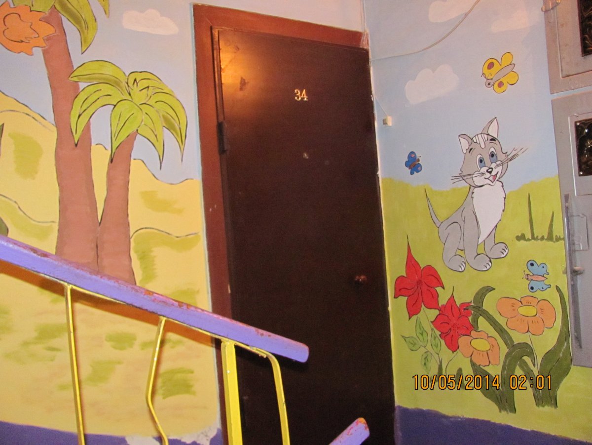 Коридор в желтом цвете