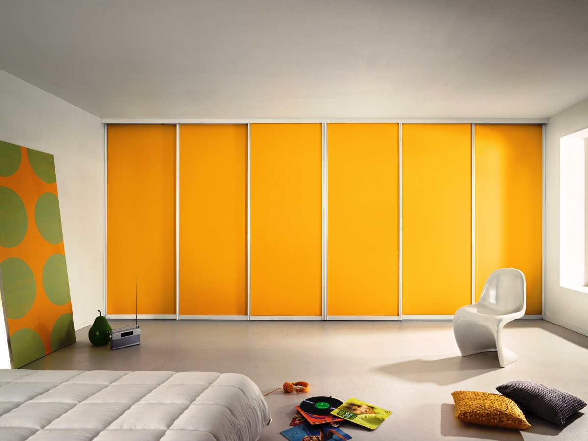 Шкаф икеа трехстворчатый