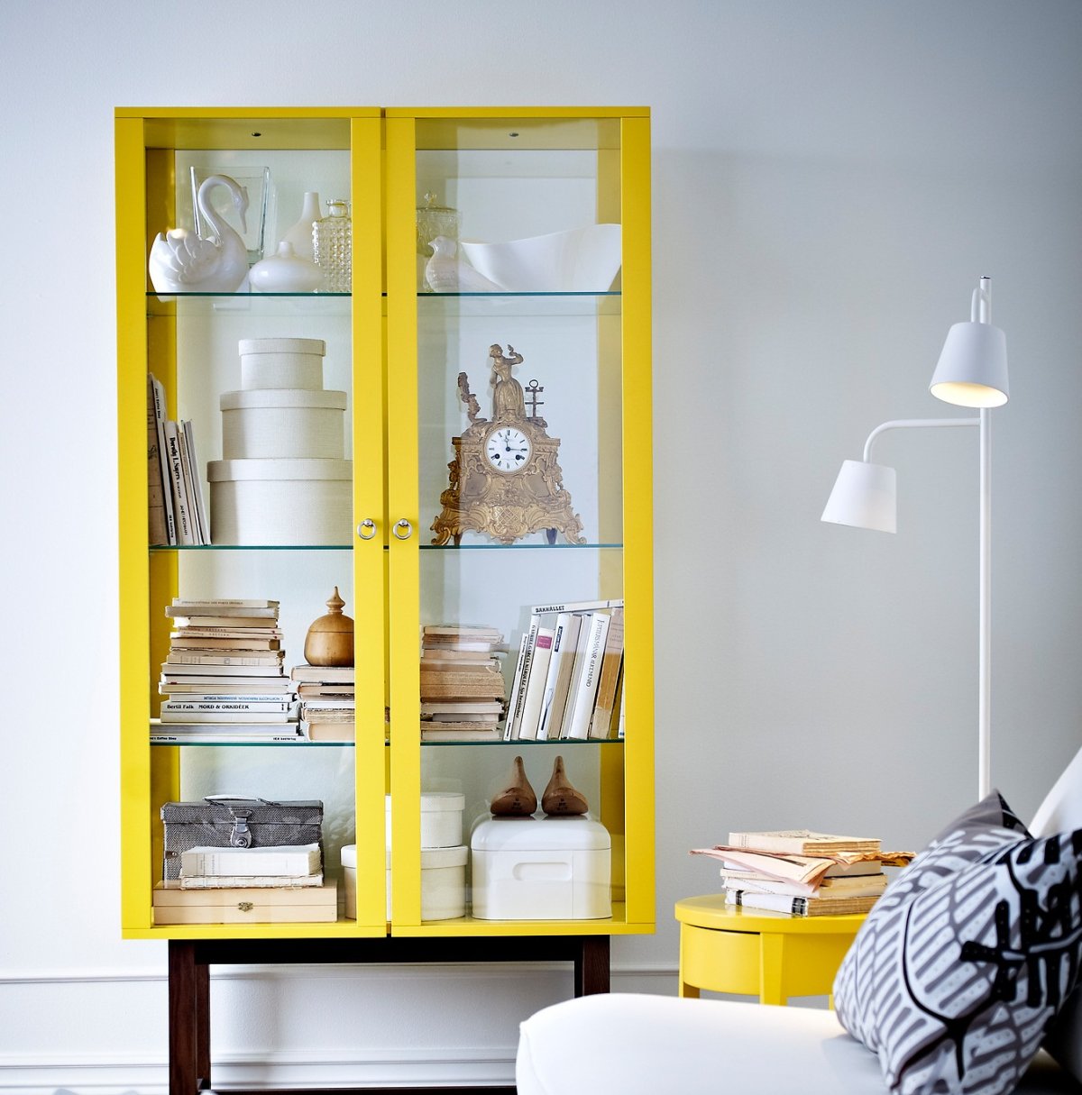 Желтый гардероб