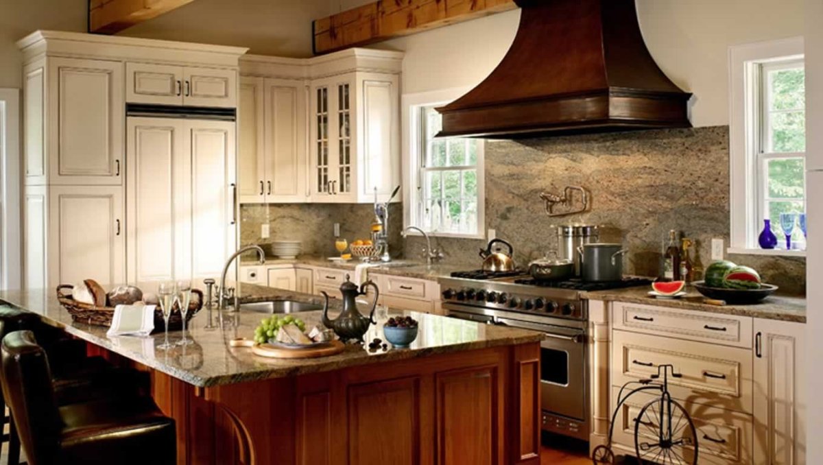 Вытяжка для кухни в стиле Кантри