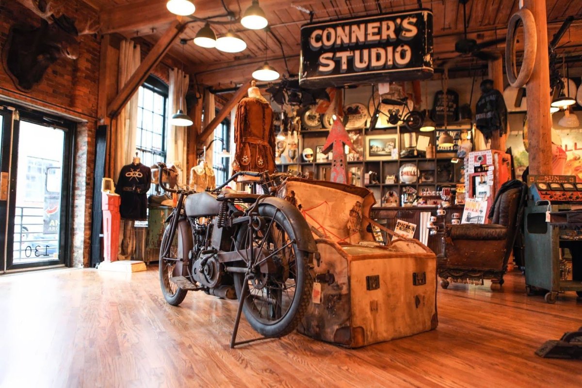 Комната в стиле гараж