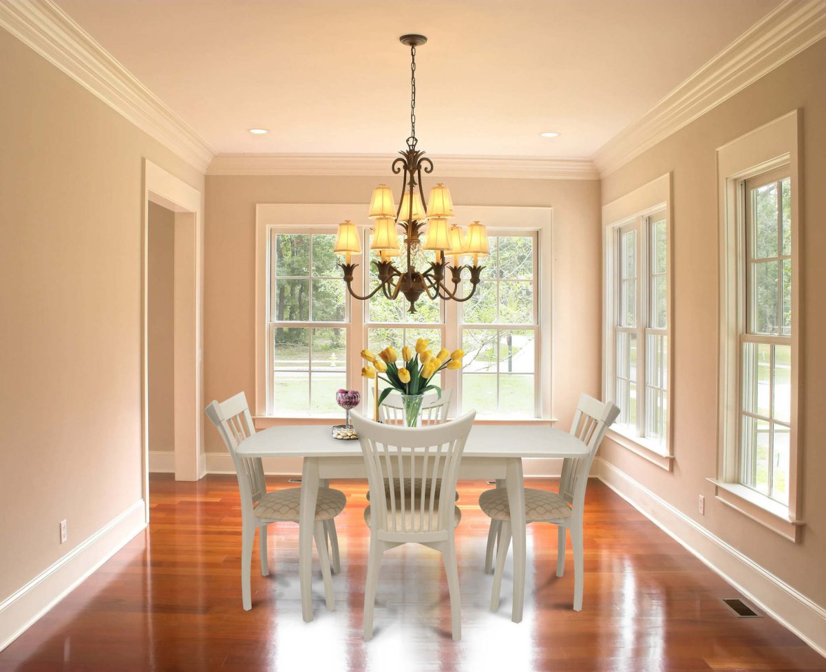 Молдинги в цвет стен