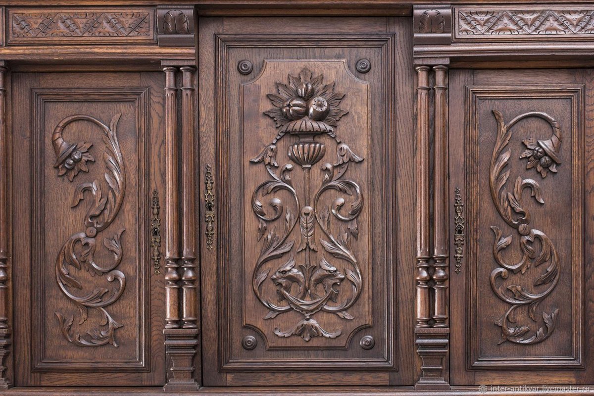 Резные шкафы из дерева
