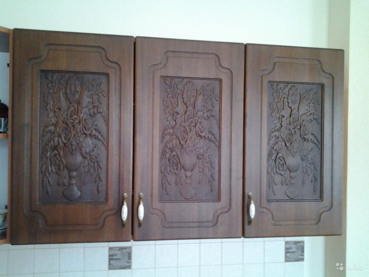 Резные кухонные дверцы