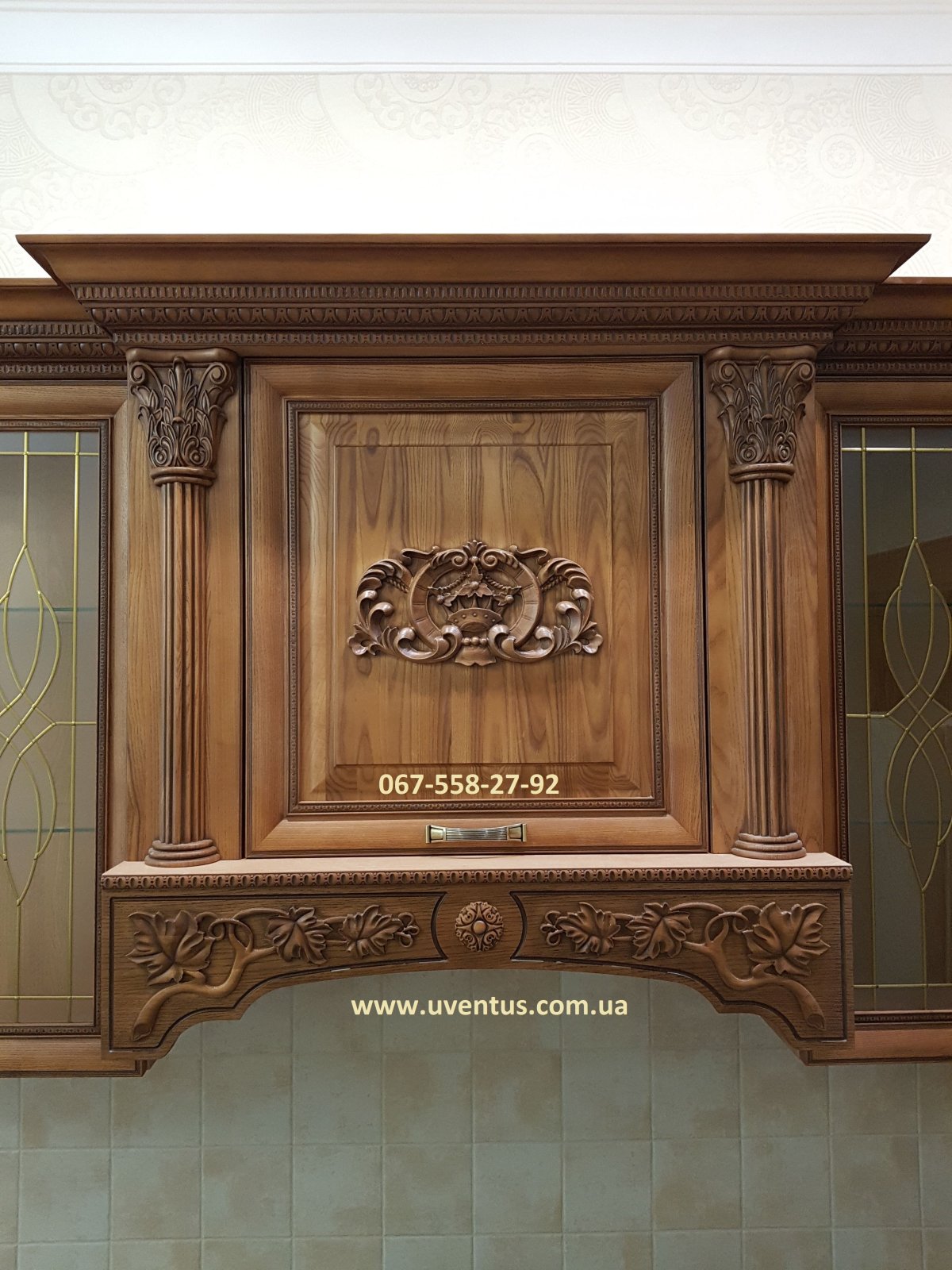 Резной шкаф