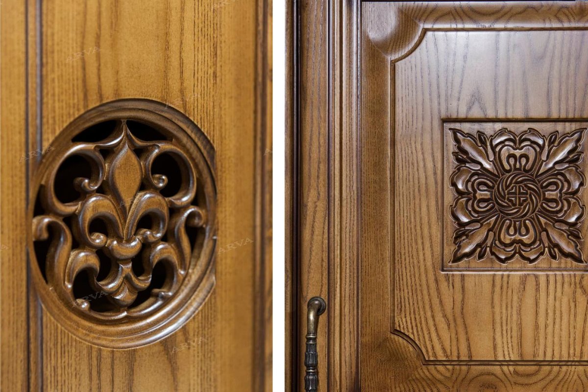 Старинный резной буфет