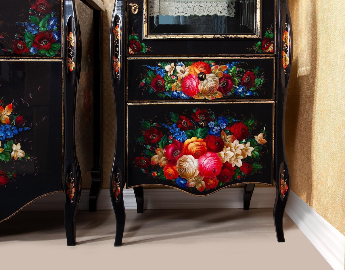 Художественная роспись мебели