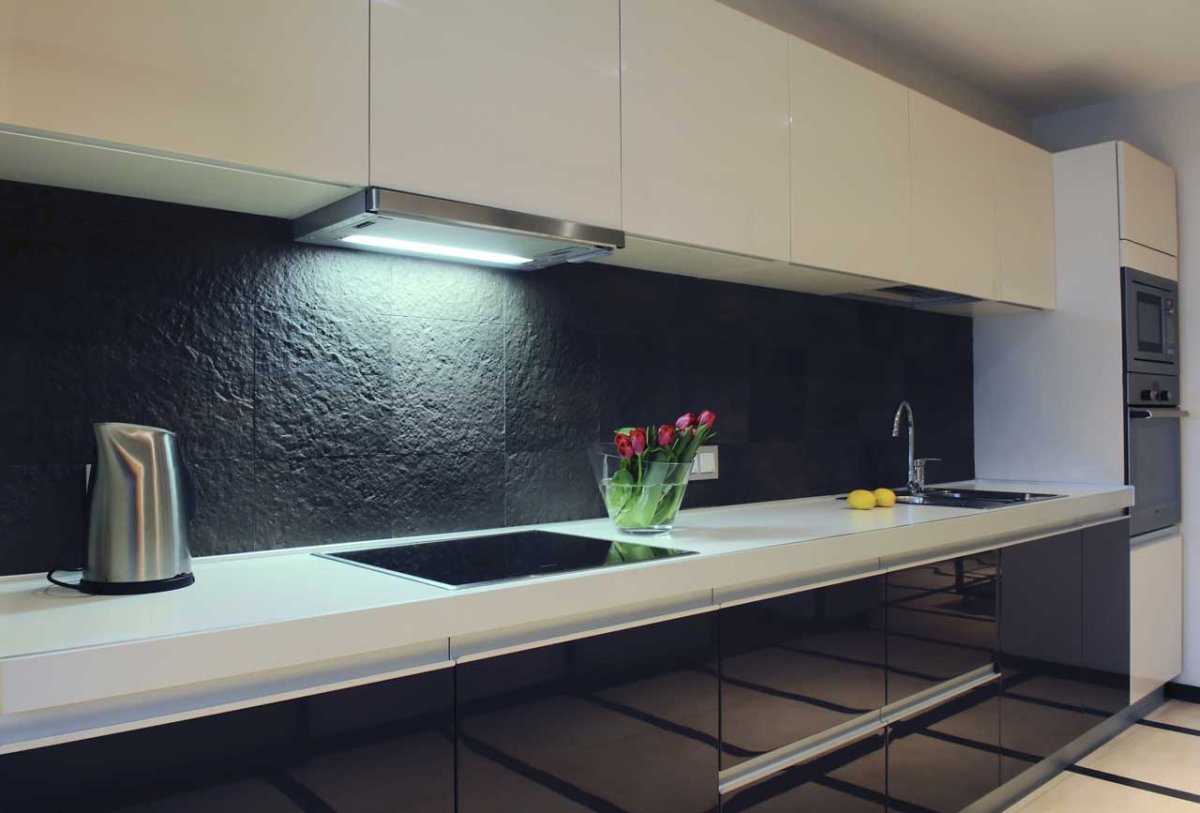 Глянцевый фартук для кухни