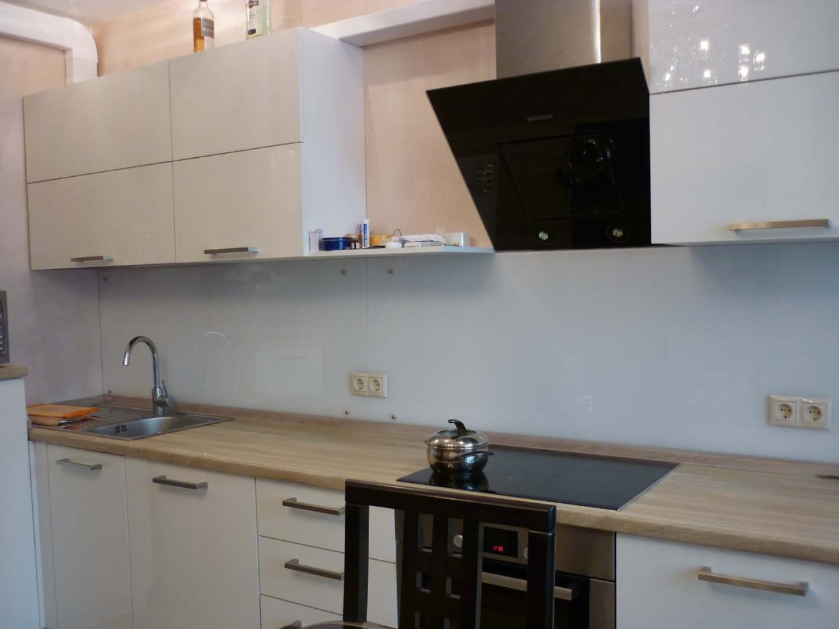 Кухонный гарнитур черно белый красный