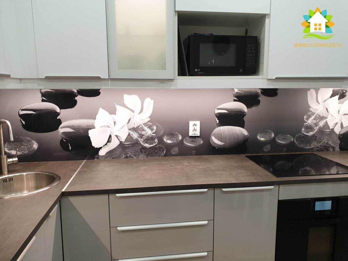 Скинали фартук для кухни из стекла